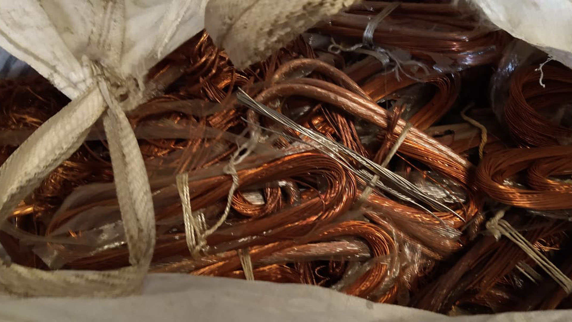 Cables robados: operativo por robo y venta de cobre