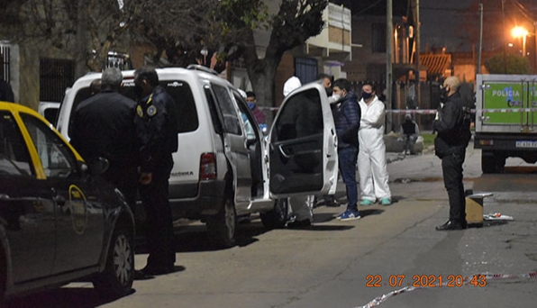 Loma Hermosa: encontraron asesinado a tiros a un policía dentro de una camioneta