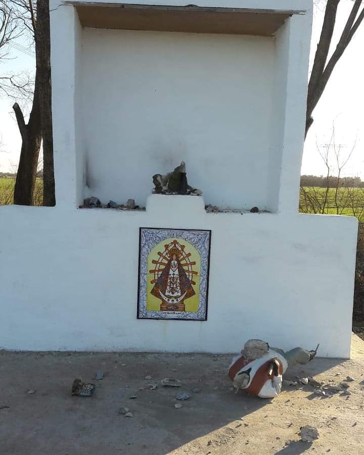 Luján: vandalizaron la ermita del “Negrito Manuel”, también llamado “Descanso del peregrino”