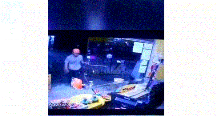 Video: rompen la vidriera con un ladrillo y saquean un local en San Luis