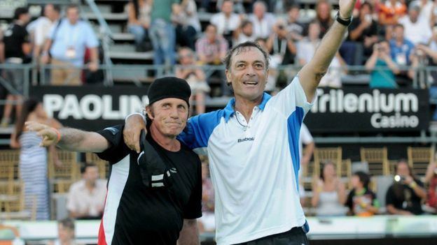 José Luis Clerc quebró en llanto por la salud de Guillermo Vilas: “Es muy duro hablar de él”