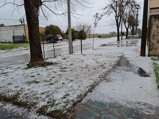 Videos: impresionantes imágenes de granizo en Saladillo y 9 de Julio