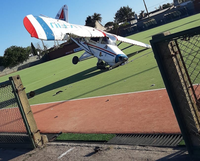 Video: cayó una avioneta el club Pucará de Burzaco