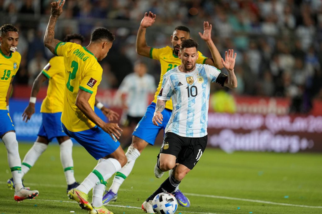 Argentina empató con Brasil y clasificó al Mundial