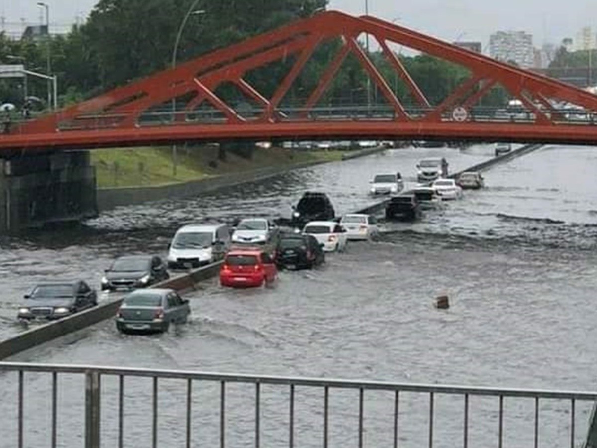 Videos: importantes inundaciones en la ciudad y provincia de Buenos Aires por las lluvias