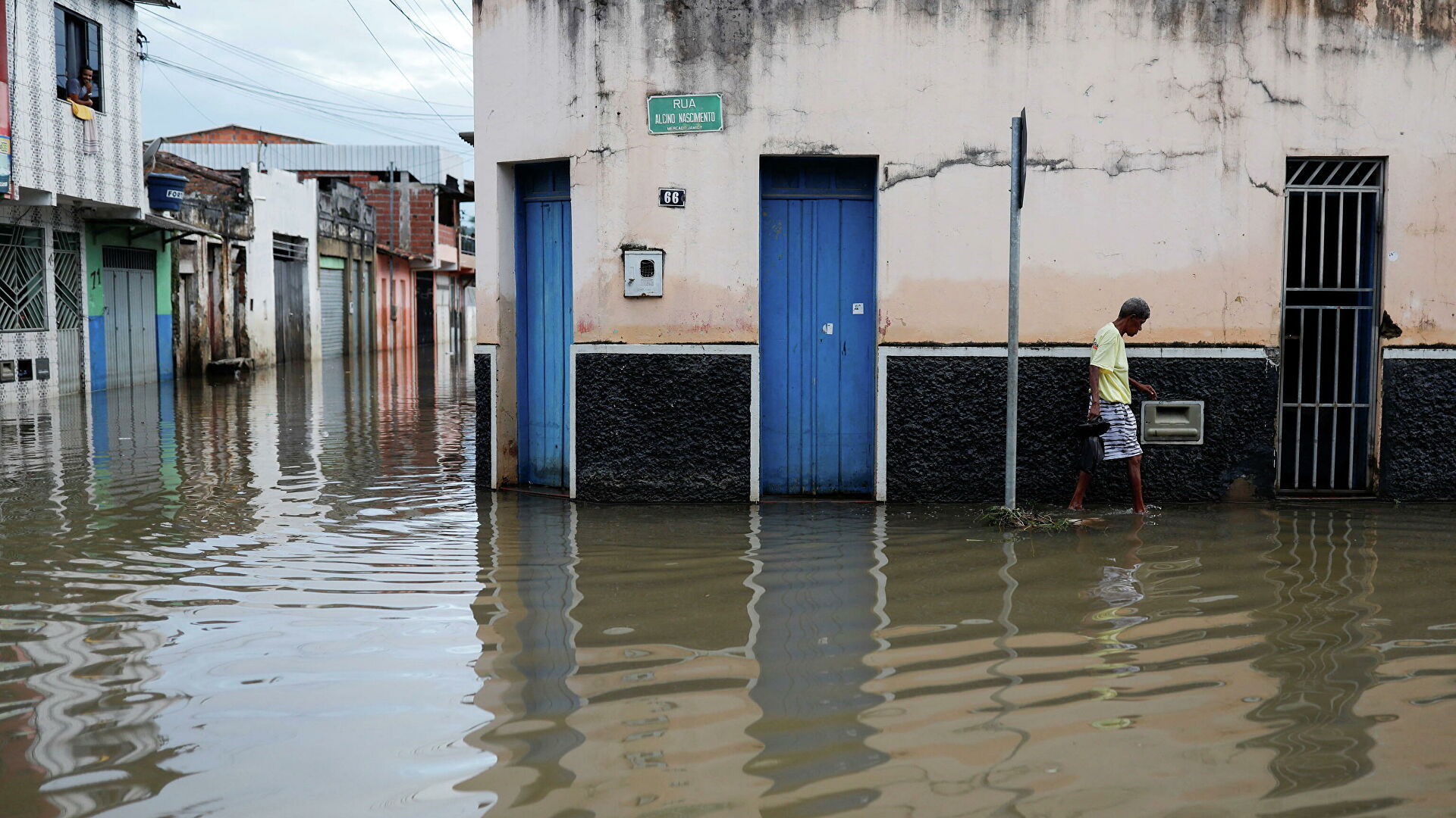 Bolsonaro rechazó la ayuda de Argentina por las inundaciones que dejaron 24 muertos en Bahía