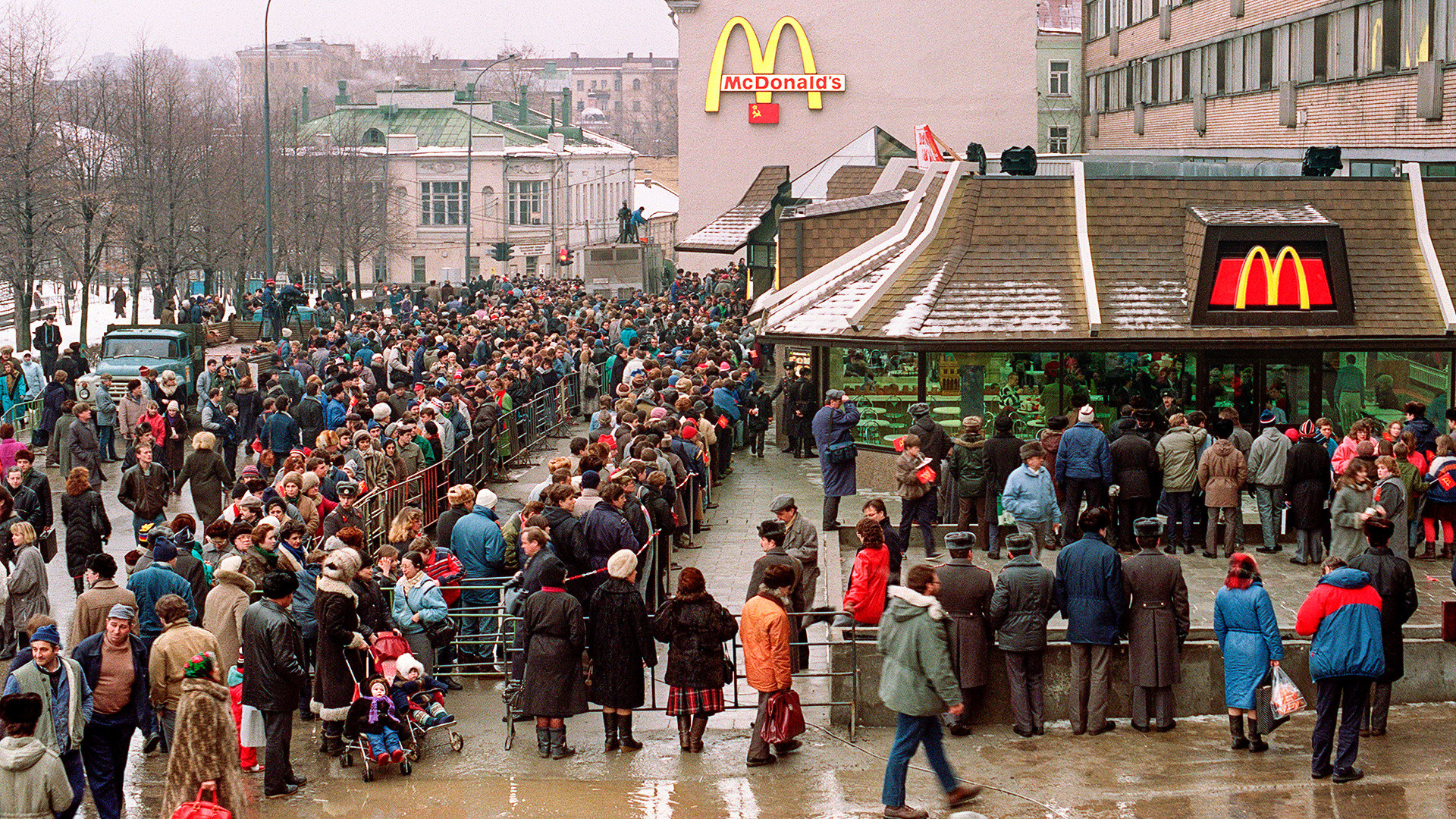 Mc Donald´s, Starbucks y Coca Cola también suspenden operaciones en Rusia