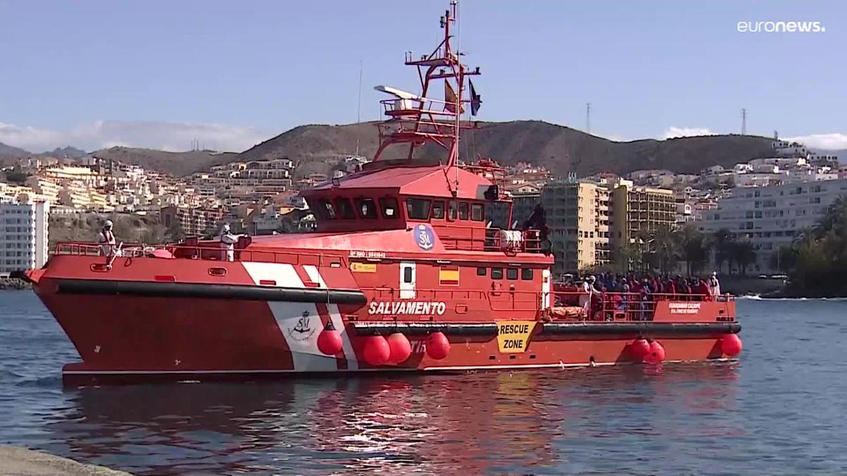 Video: rescatan a 115 migrantes que viajaban en pateras frente a las costas de Islas Canarias