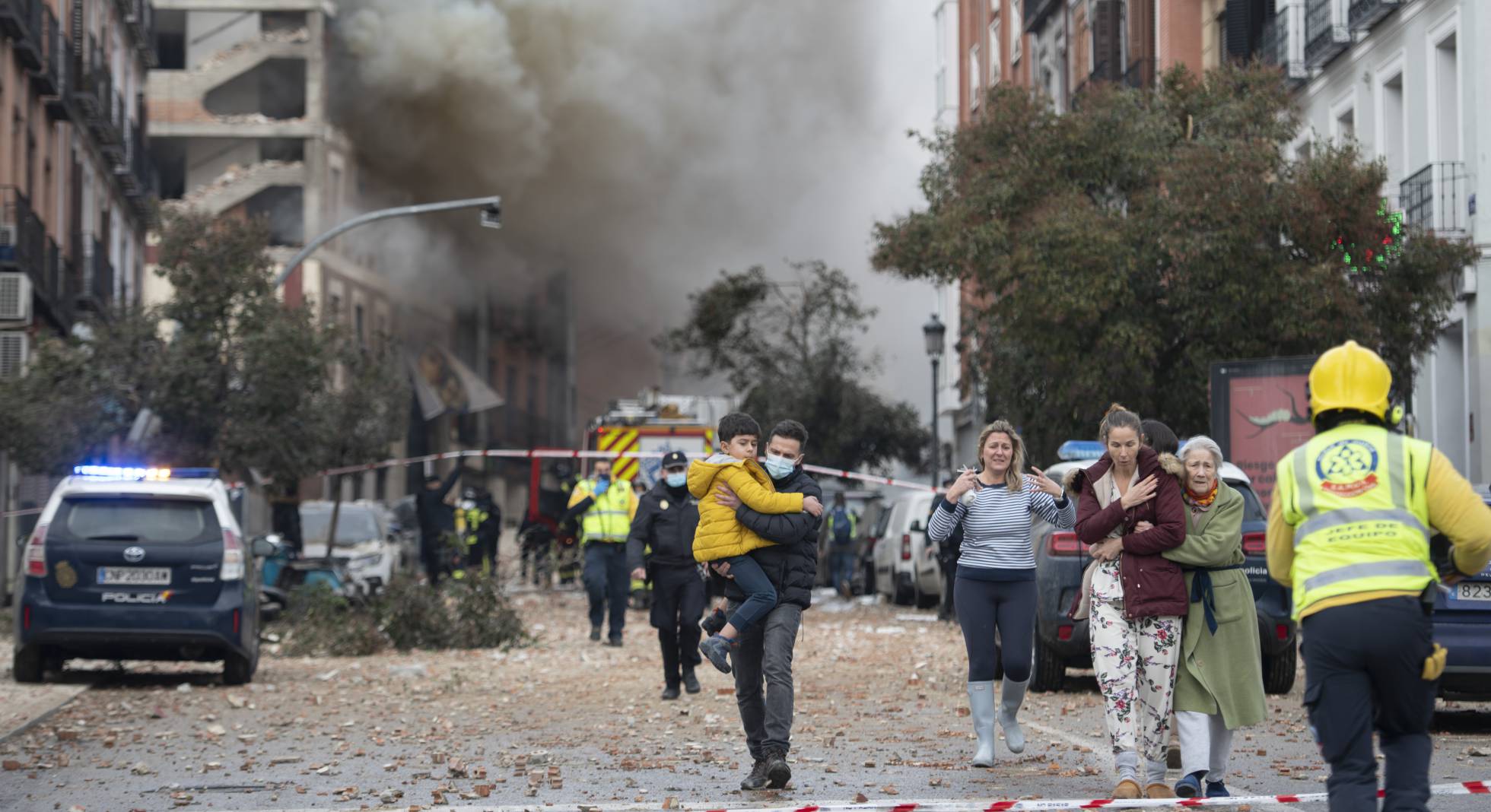 Explotó un edificio en Madrid: 17 heridos y 2 operarios desaparecidos
