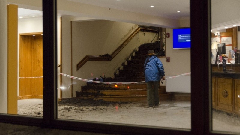 Alud en el hotel de Bariloche: hallaron los dos cuerpos durante la madrugada