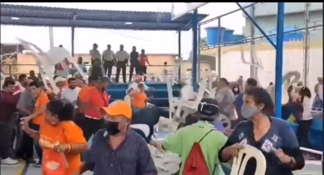Video: enfrentamiento a sillazos en la previa de la visita de Juan Guaidó a Maracaibo