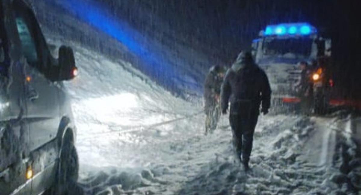 Videos: fuerte temporal de nieve provocó destrozos en Chubut