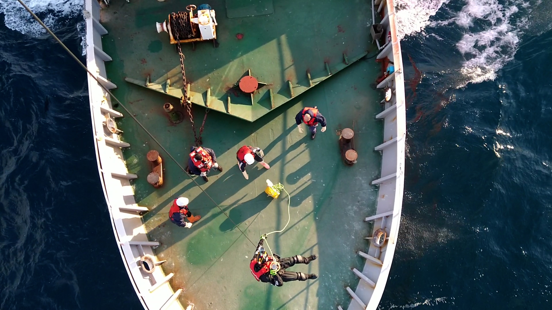 Emergencia en el mar: Prefectura aeroevacuó a un tripulante enfermo