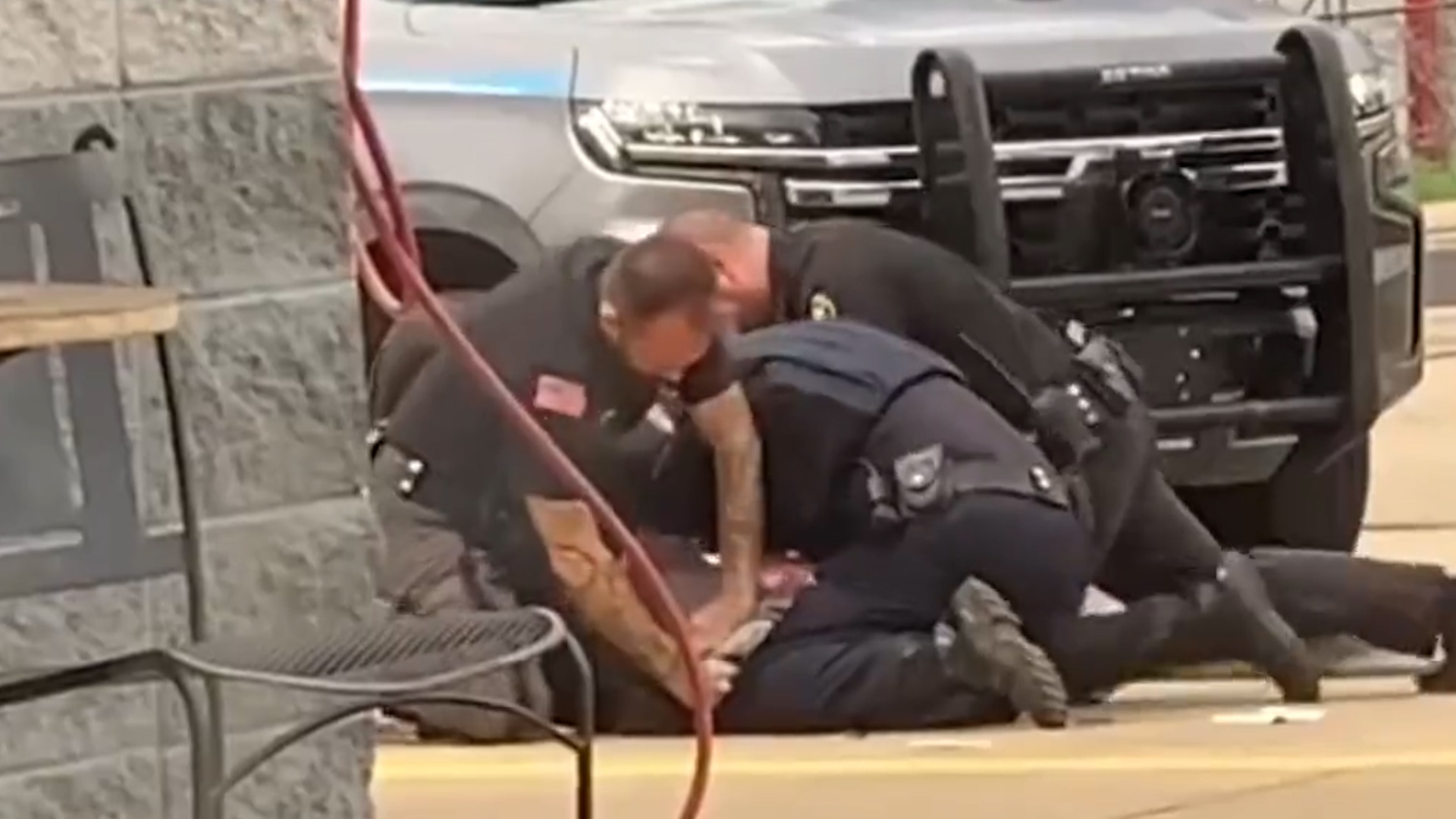 Video: brutal golpiza policial en Arkansas