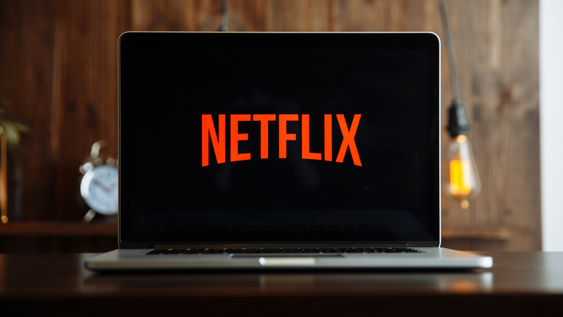 Netflix dio marcha atrás en el pago extra por compartir cuentas con amigos