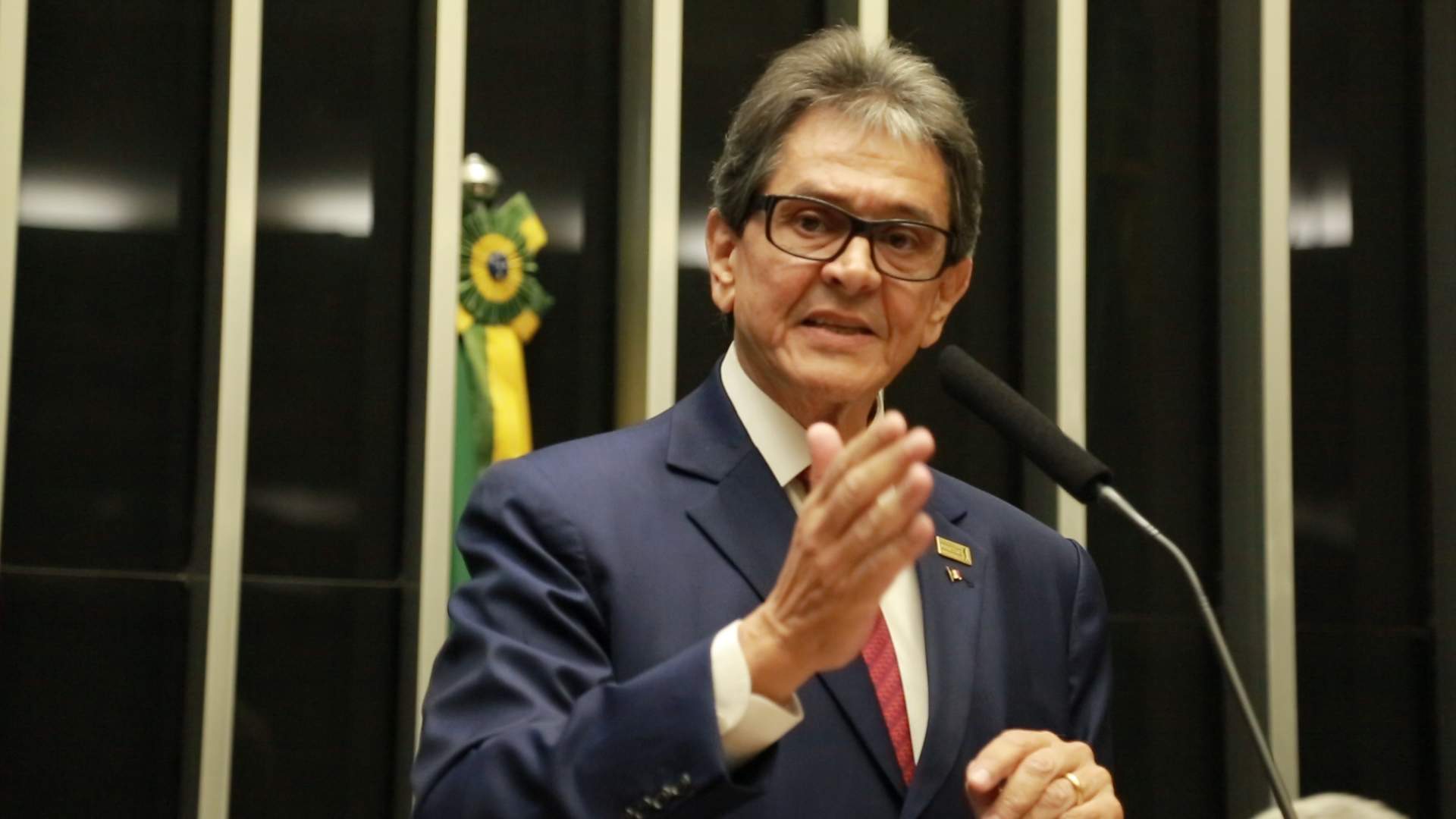 Brasil: exdiputado bolsonarista tiroteó a la policía