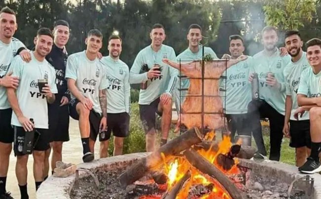 La selección y su primer asado en Qatar