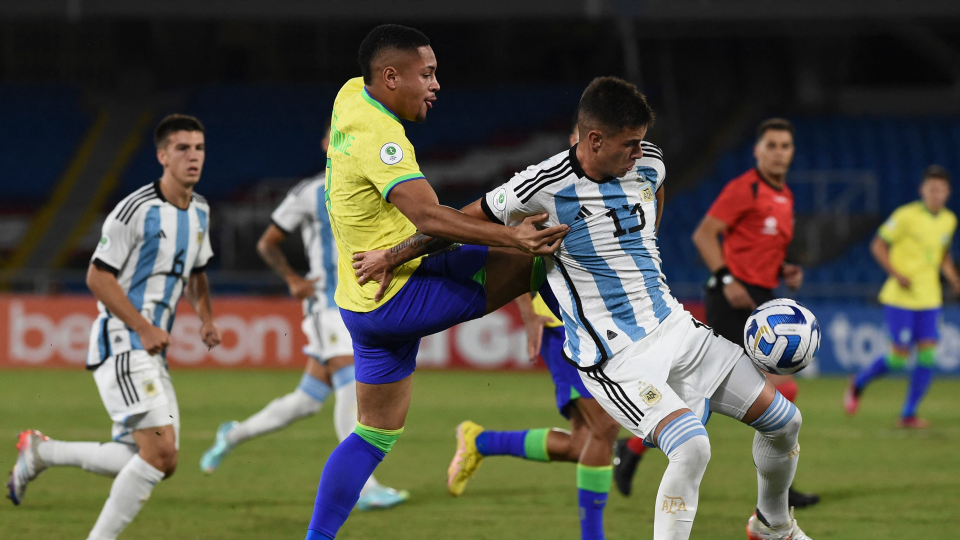 Argentina perdió frente a Brasil por el Sudamericano Sub 20 y se complicó