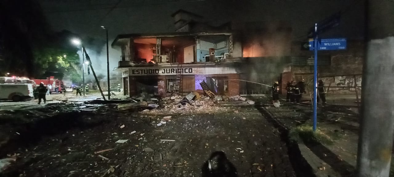 Una fuga de gas provocó una explosión en Tres de Febrero: seis heridos y una casa destruida