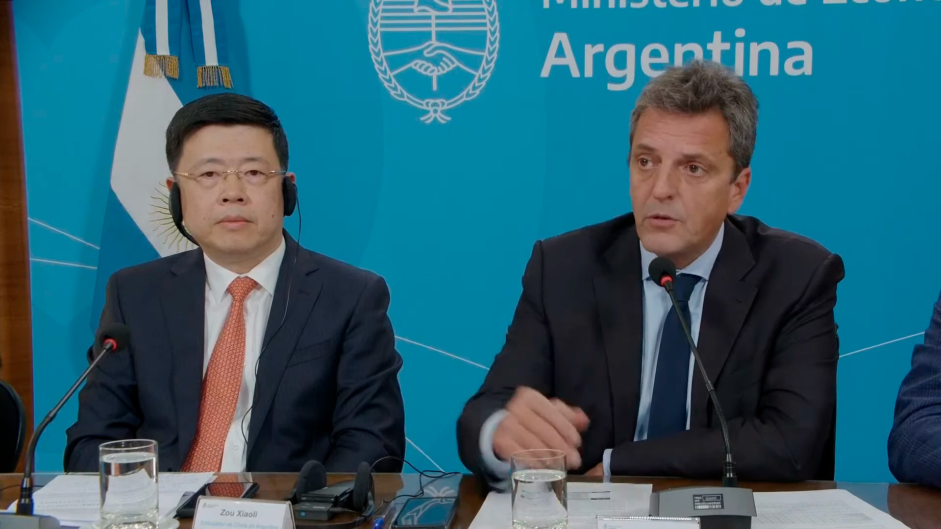 Argentina dejará de pagar importaciones con China en dólares y pasará a yuanes