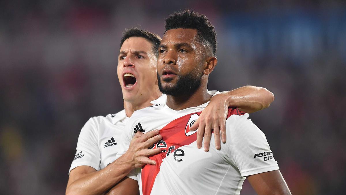 River aplastó a Independiente para seguir puntero cómodo y Boca sufrió en Rosario