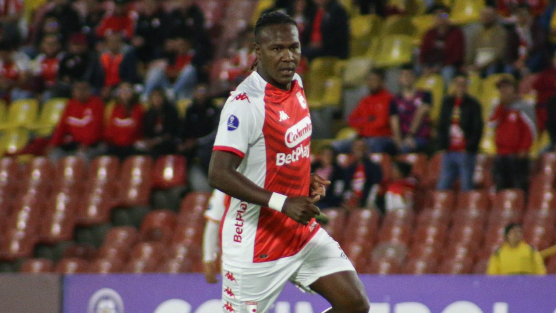 El colombiano Hugo Rodallega denunció racismo en la cancha de Gimnasia