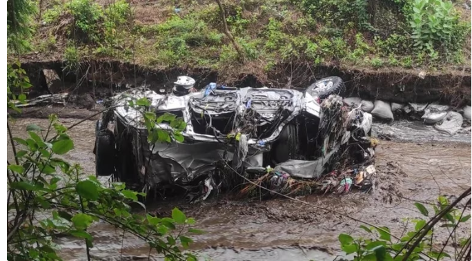 Video: un hombre murió dentro de su camioneta arrastrado por la corriente en Nicaragua