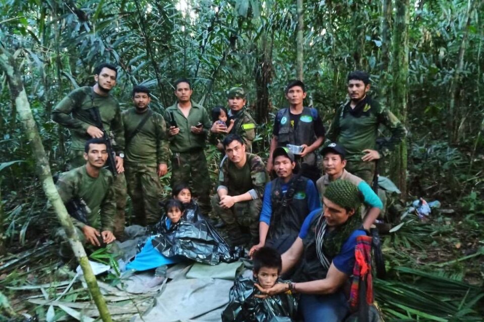 Encontraron en la selva colombiana a cuatro chicos que estuvieron perdidos 40 días