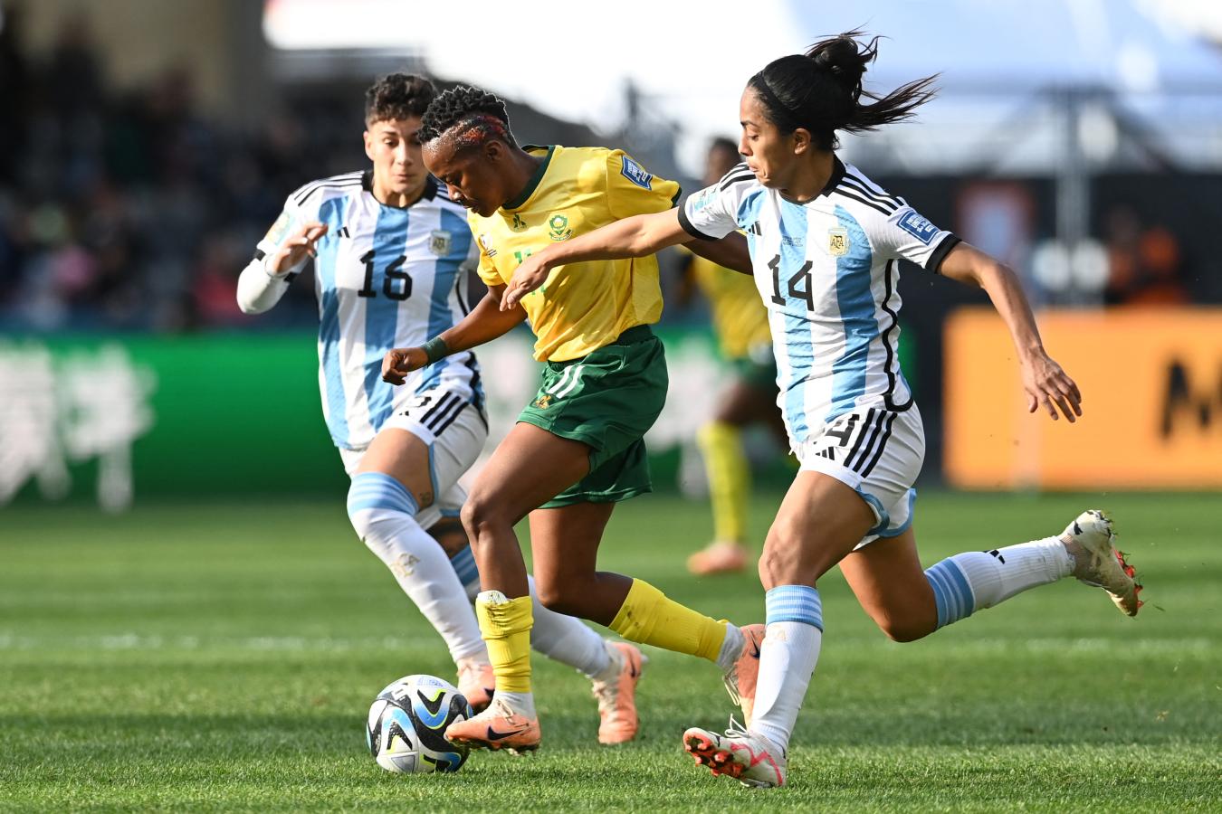 Argentina empató un partido a puro coraje en el Mundial de Nueva Zelanda y sigue con esperanza