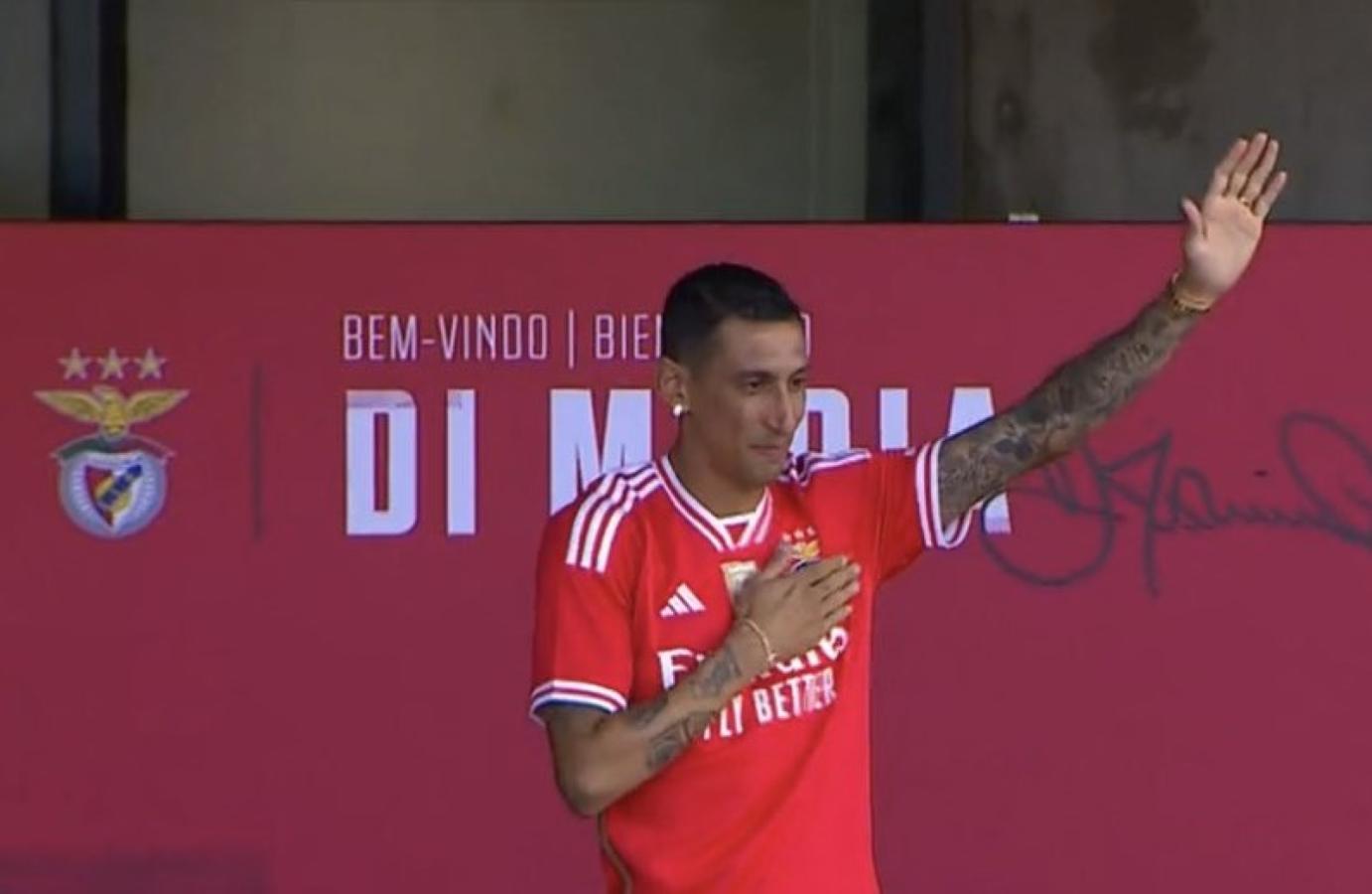Video: Ángel Di María fue presentado como nuevo refuerzo del Benfica