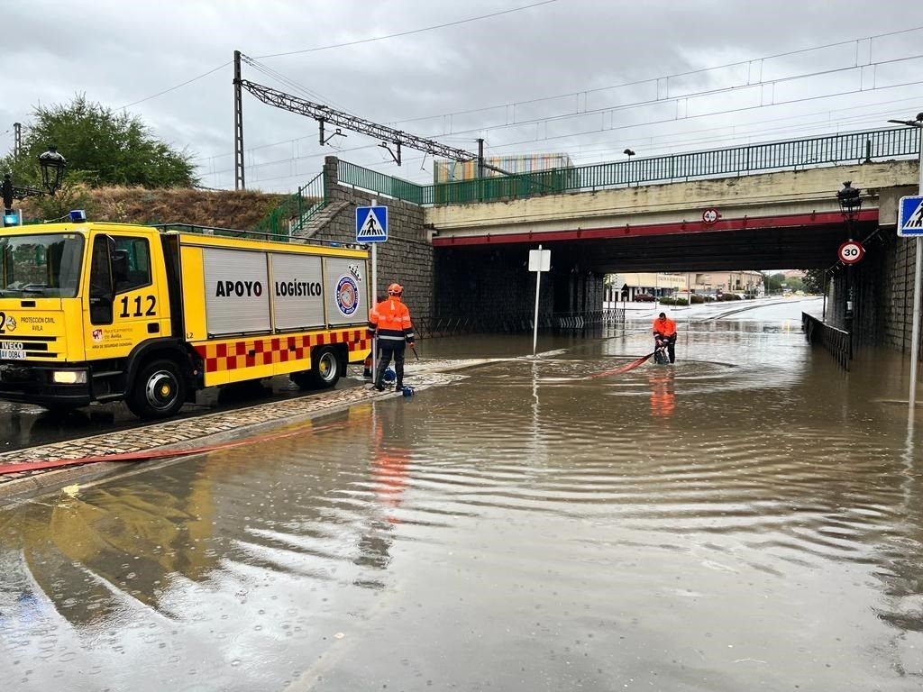 Video: inundaciones en España, con dos muertos, tres desaparecidos y el agua dentro del subte