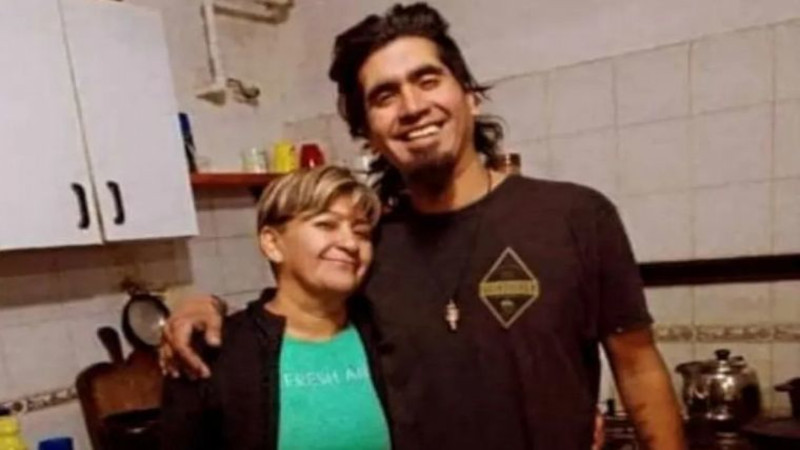 Bolivia: un argentino murió tras ser apuñalado y su madre denuncia que no lo quisieron atender