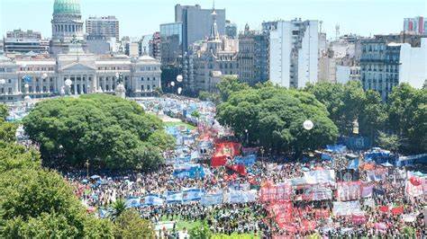 El Gobierno le bajó el precio al paro y tildó de “irracional” a la CGT