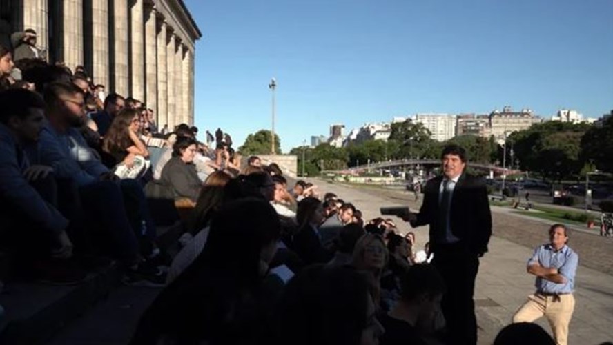 Clase pública en defensa de la UBA: “Ganar la calle para no perder el aula”