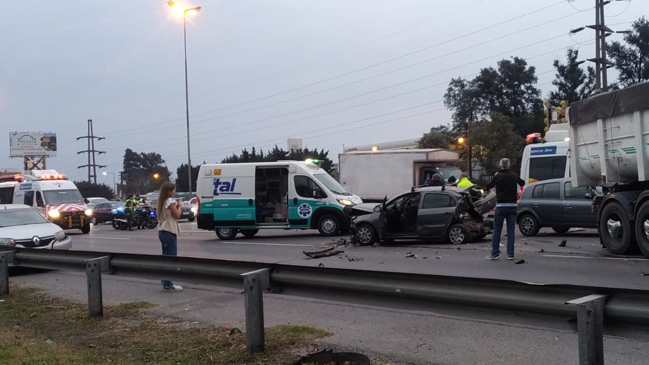 Accidente múltiple en Panamericana: nueve autos chocaron y hay un herido