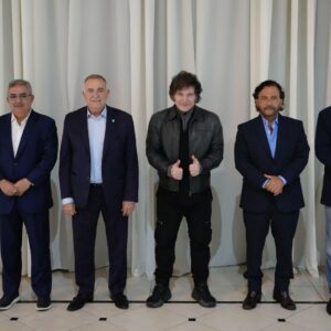 El Gobierno se esperanza con una nueva foto con gobernadores en Tucumán