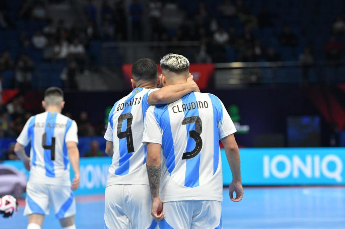 Argentina jugó un gran partido pero cayó 2-1 ante Brasil en la final del Mundial de futsal