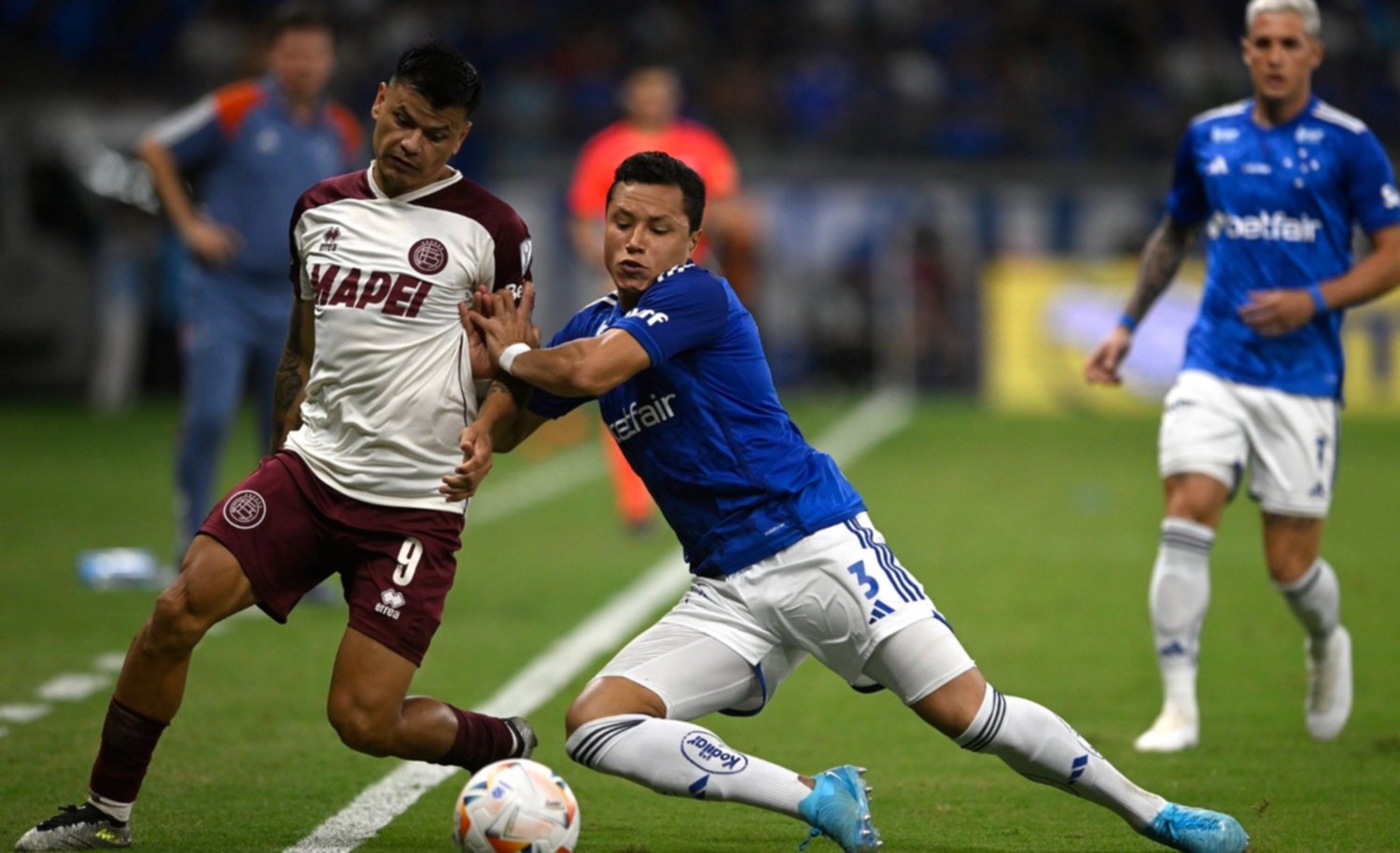 Copa Sudamericana: valioso empate de Lanús en Brasil ante Cruzeiro en la ida de la semifinal