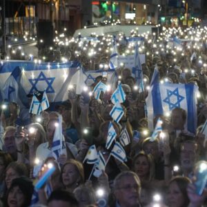 Argentinos en Israel: 200 turistas varados y 100.000 residentes bajo alertas por misiles