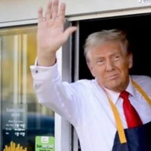 Trump: “Accedo a suspender los bombardeos por dos semanas”