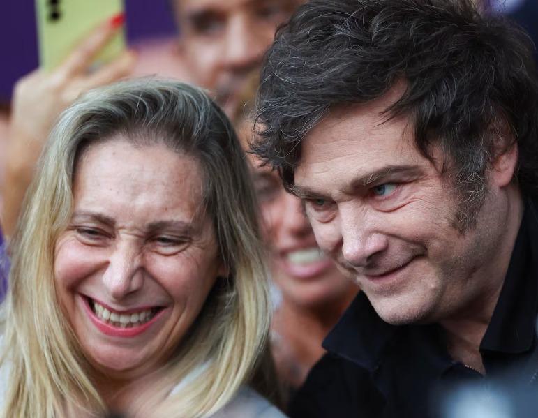Milei festejó el triunfo en CABA: “Se pintó de violeta el bastión amarillo y ahora tenemos que pintar el país”