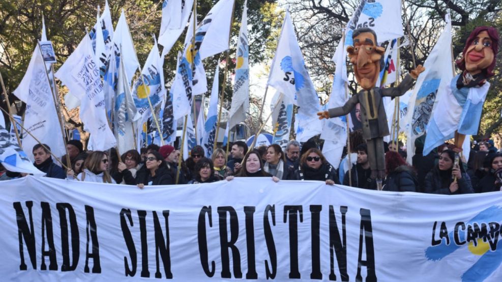 Cristina Kirchner llamó a la militancia a “organizarse” y reiteró la consigna “Vamos a volver”