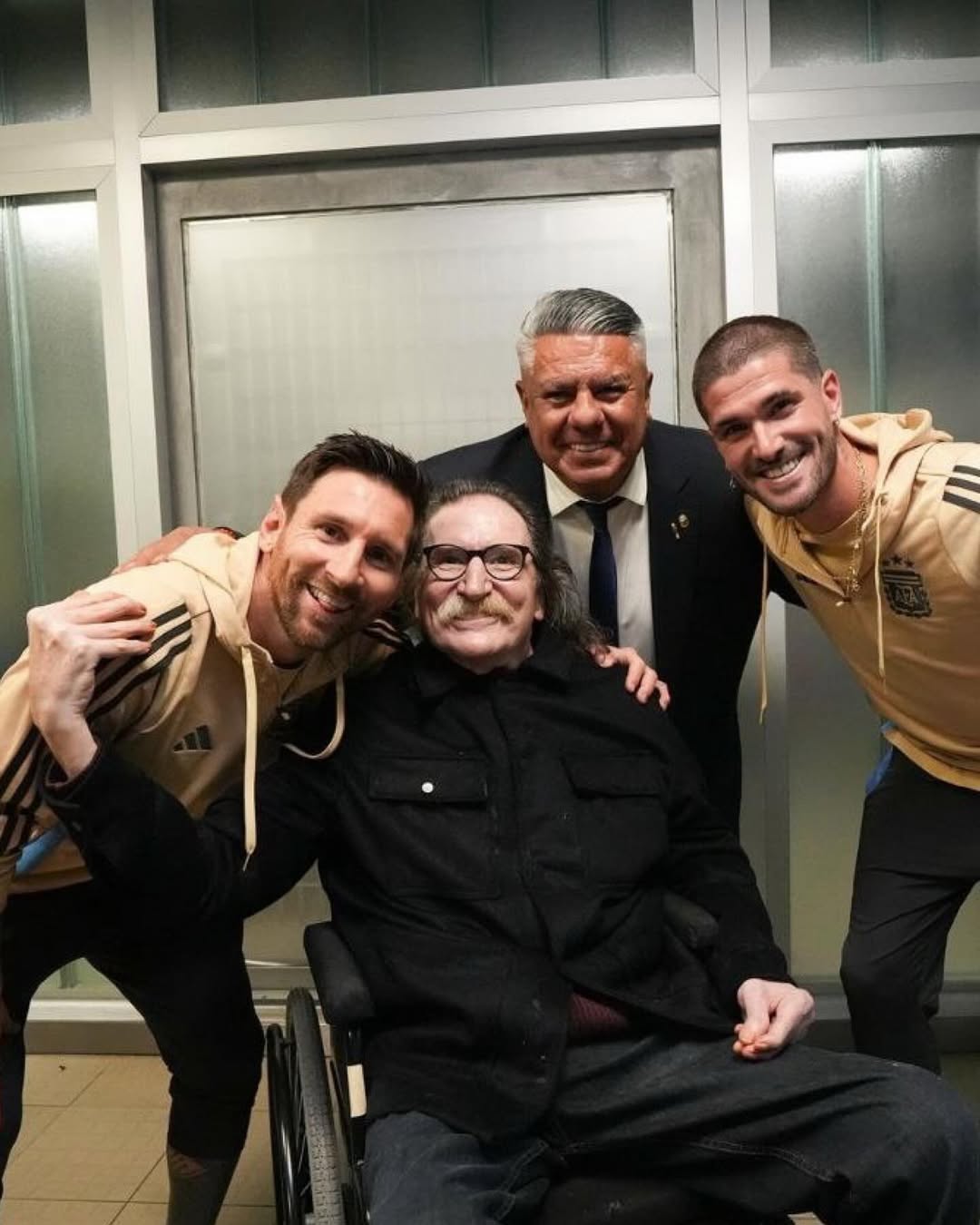 El encuentro entre Charly García, Leo Messi, Rodrigo de Paul y “Chiqui” Tapia