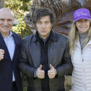 Javier Milei volvió a defender a Espert y dijo que fue “una operación política e infame”