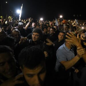 Milei, en el cierre de campaña en Rosario: “A partir del domingo va a cambiar en serio la Argentina”.