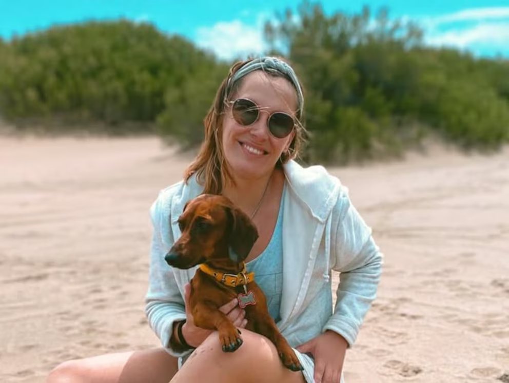 Tragedia en Mar del Plata: una periodista se sacaba fotos en un acantilado, cayó 25 metros y murió