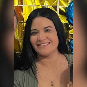 La familia de la mujer que fue hallada maniatada en Córdoba cree que quisieron matarla