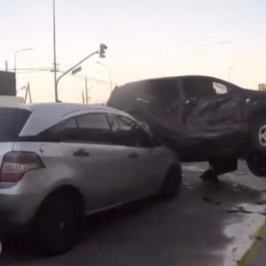Violento choque en cadena entre siete autos en Quilmes