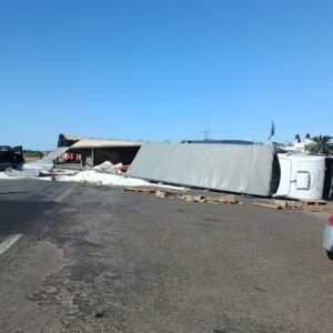 Gualeguaychú: camión se cruzó de carril en la Ruta 14 y provocó un choque múltiple