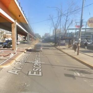 Motochorros acribillaron a policía para robarle la moto